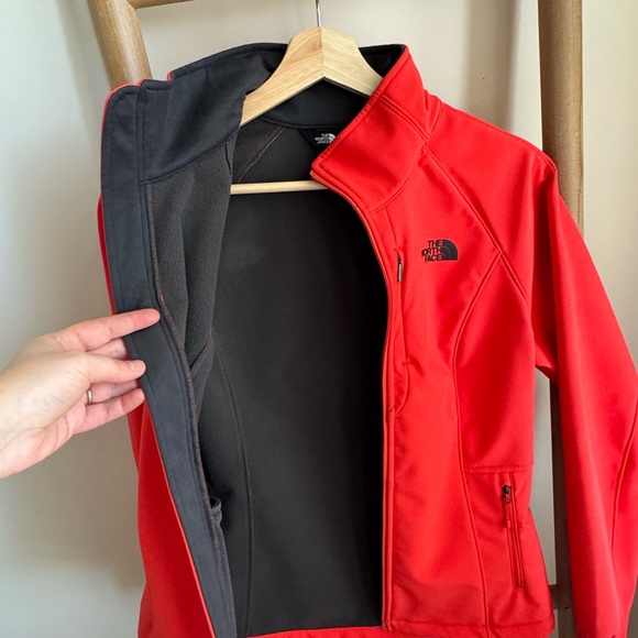 The North Face Women Apex Bionic 2 Jacket Small - Picture 9 of 10